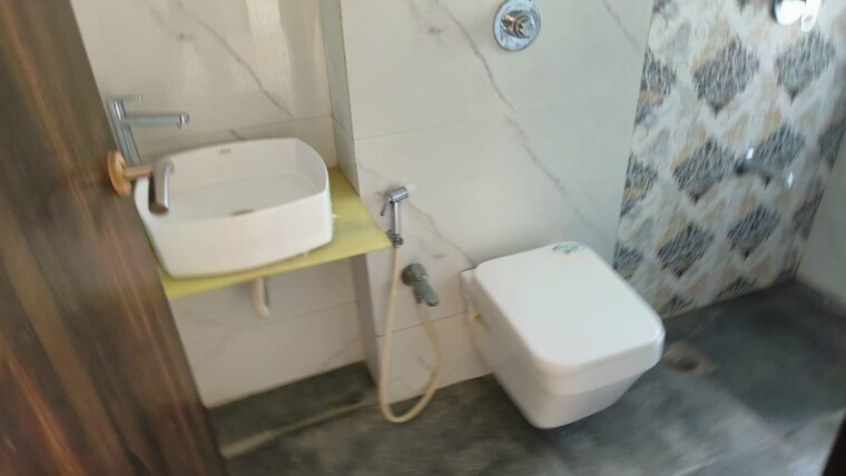 Bathroom, vakola 3 Bedroom 1200 Sq.Ft. Apartment In Vakola Mumbai 9246252