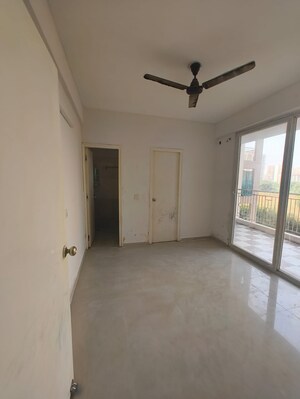 1 BHK Apartment For Rent in Shree Vardhman Green Court, Sector 90