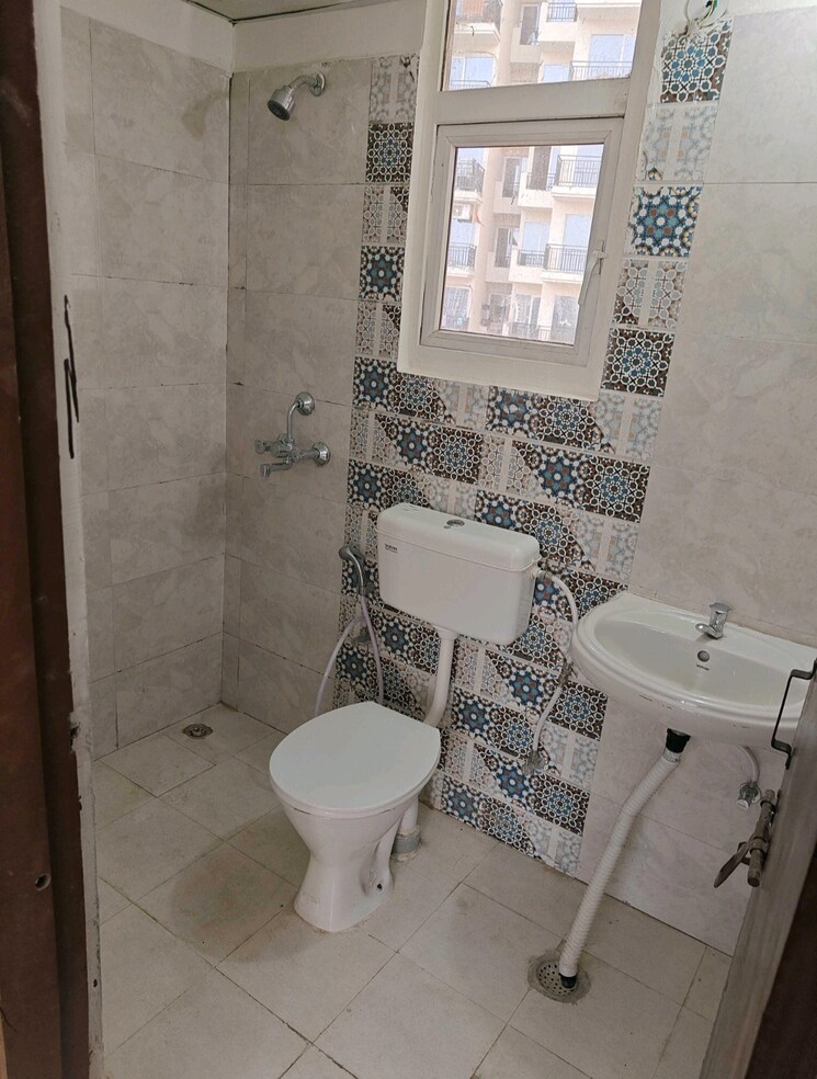 Bathroom, signature-global-proxima 2 Bedroom 674 Sq.Ft. Apartment In Sector 89 Gurgaon 9246199