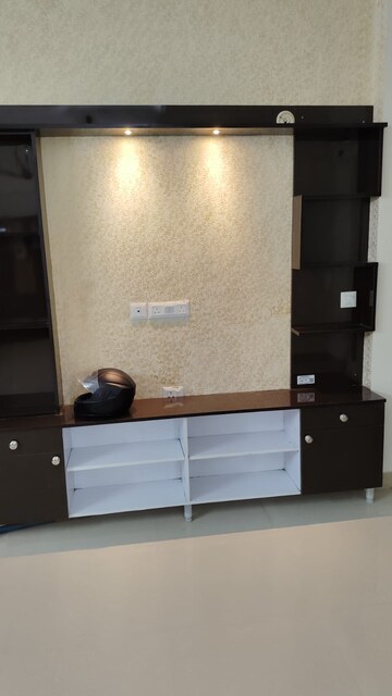Furnished Amenities in 3.5 BHK Apartment at Amrapali Crystal Homes, Sector 76 – for Rent