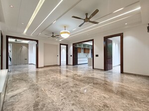 Room in 4 BHK Builder Floor at Sector 46 – for Sale