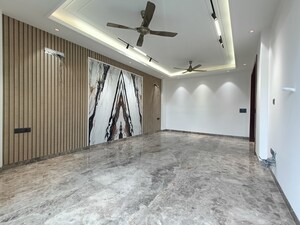 Room in 4 BHK Builder Floor at Sector 46 – for Sale