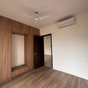 Room in 2 BHK Apartment at L&T Emerald Isle, Budhia Jadhav Wadi – for Rent