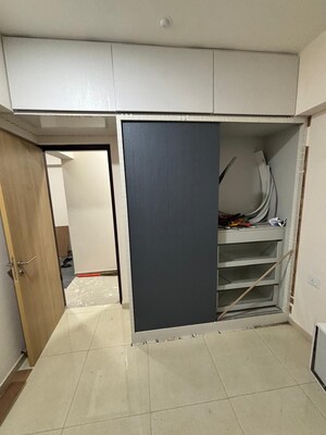 Room in 2 BHK Apartment at Powai – for Sale