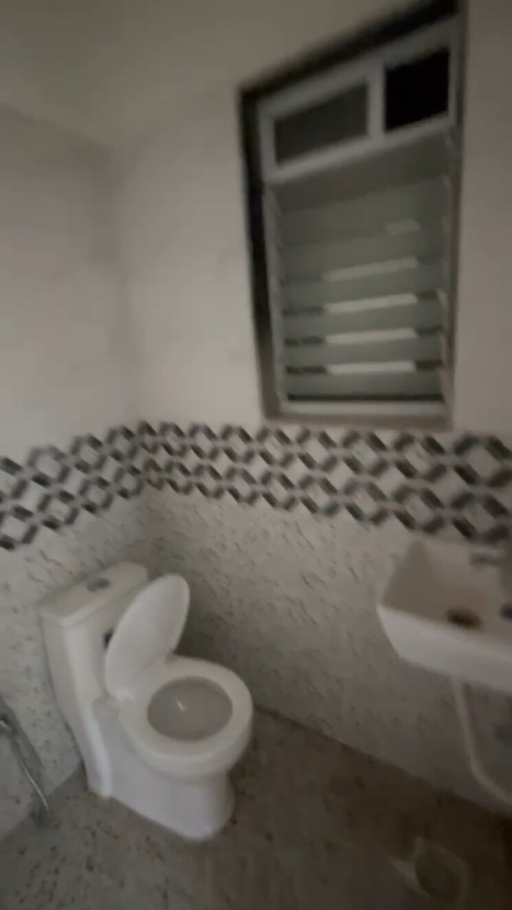 Bathroom, akash-deep-tower 1 Bedroom 390 Sq.Ft. Apartment In Girgaon Mumbai 9246255