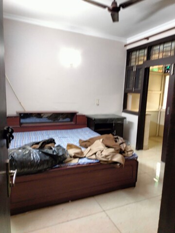 Bedroom in 2.5 BHK Builder Floor at Unitech South City II, Sector 50 – for Rent