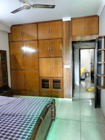 Living Room in 2.5 BHK Builder Floor at Unitech South City II, Sector 50 – for Rent