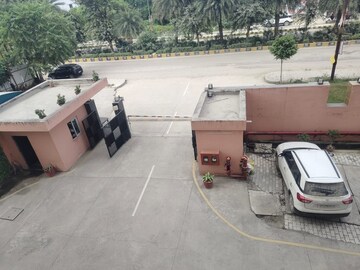 Master Bedroom in 2 BHK Apartment at Balaji The Landmark, Gomti Nagar – for Sale