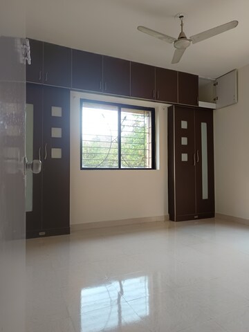 Room in 2 BHK Apartment at Spring Dales, Kharadi – for Rent