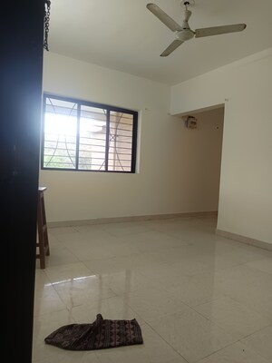 Room in 2 BHK Apartment at Spring Dales, Kharadi – for Rent