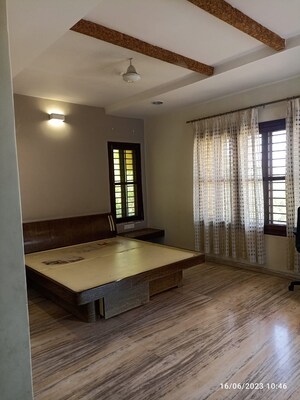 Room in 4 BHK Independent House at West Marredpally – for Sale