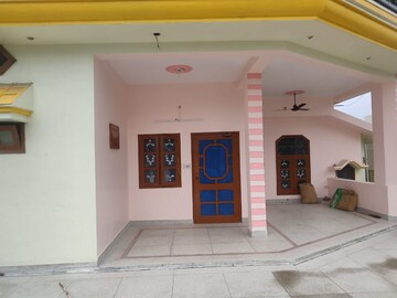 Building Lobby in 2 BHK Builder Floor at Gms Road – for Rent