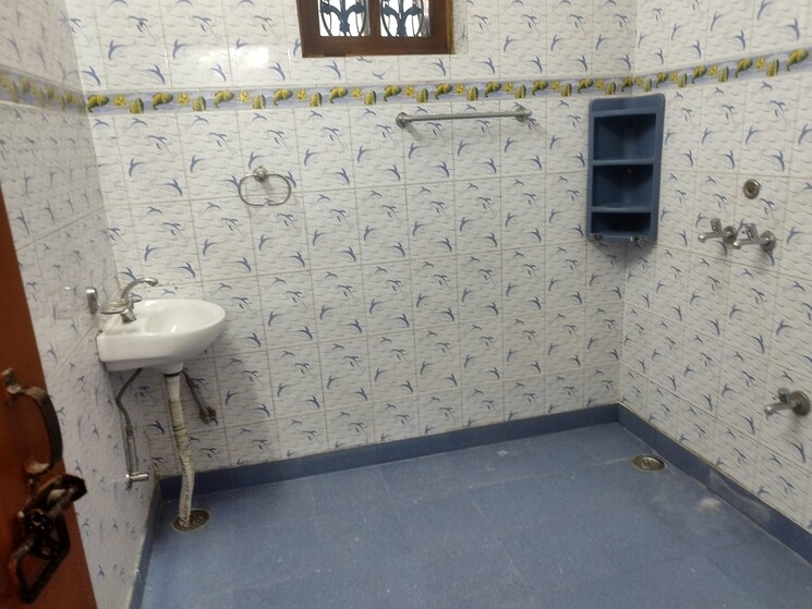 Master Bedroom, gms road 2 Bedroom 1200 Sq.Ft. Builder Floor In Gms Road Dehradun 9246297