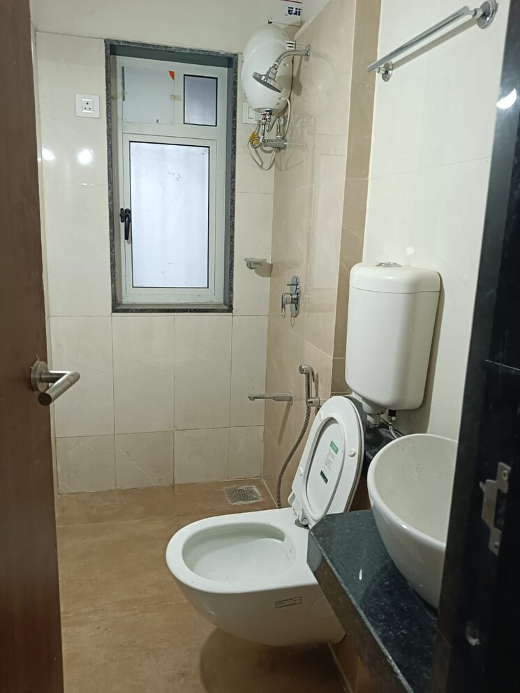 Bathroom, mahaveer-tower 2 Bedroom 650 Sq.Ft. Apartment In Worli Mumbai 9246327