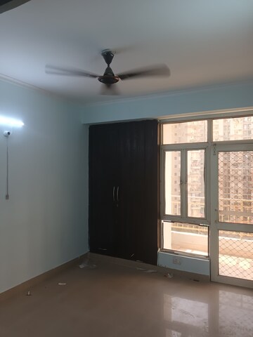 Room in 2 BHK Apartment at Sector 1 Greater Noida – for Rent