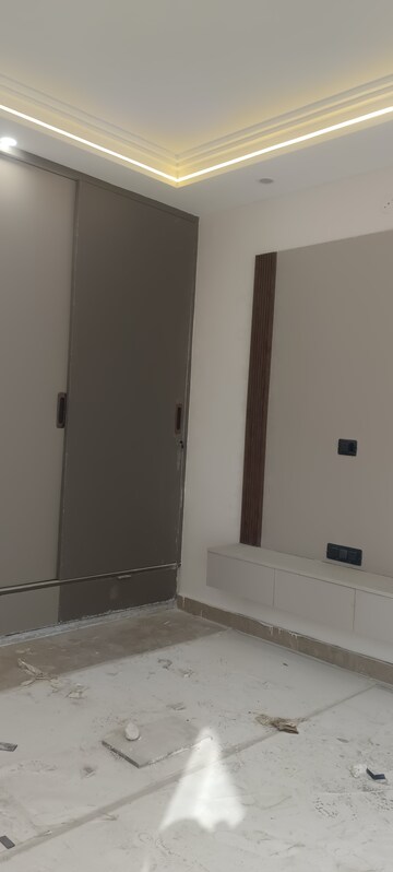 Room in 2 BHK Builder Floor at Ashok Nagar – for Sale