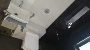 Furnished Amenities in 2 BHK Apartment at Vakola – for Rent