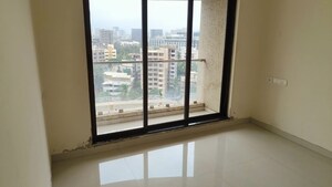 Room in 2 BHK Apartment at Vakola – for Rent