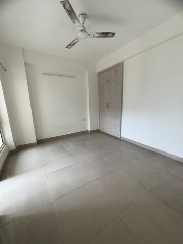 2 BHK Apartment For Sale in Niho Hi Bird Scottish Garden, Ahinsa Khand 2