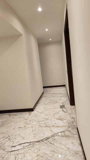 Room in 3 BHK Independent House at Sector 48 – for Rent