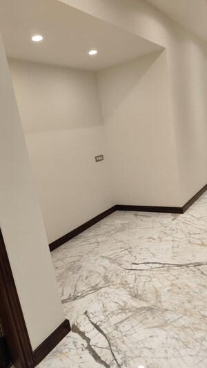 Room in 3 BHK Independent House at Sector 48 – for Rent