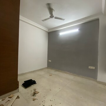 Room in 3 BHK Builder Floor at Chattarpur – for Rent