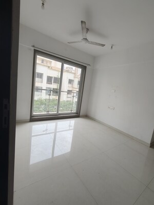 Room in 2 BHK Apartment at Kabra Hyde Park, Manpada – for Sale