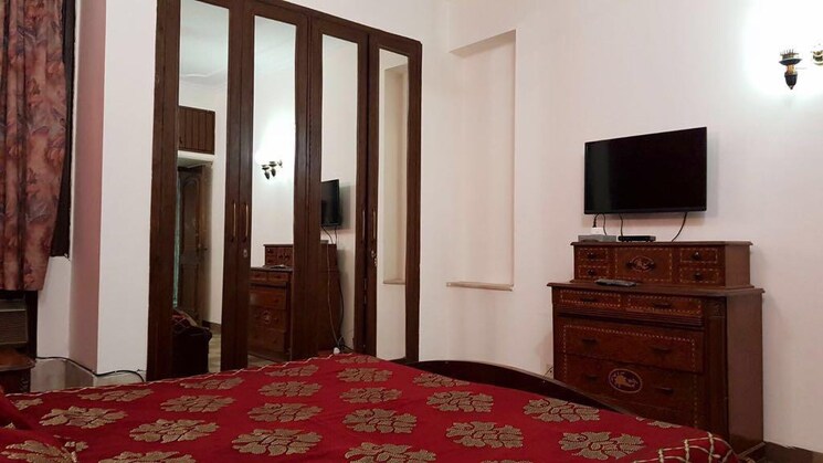 Bedroom, green park extension 2 Bedroom 320 Sq.Yd. Builder Floor In Green Park Extension Delhi 9246395