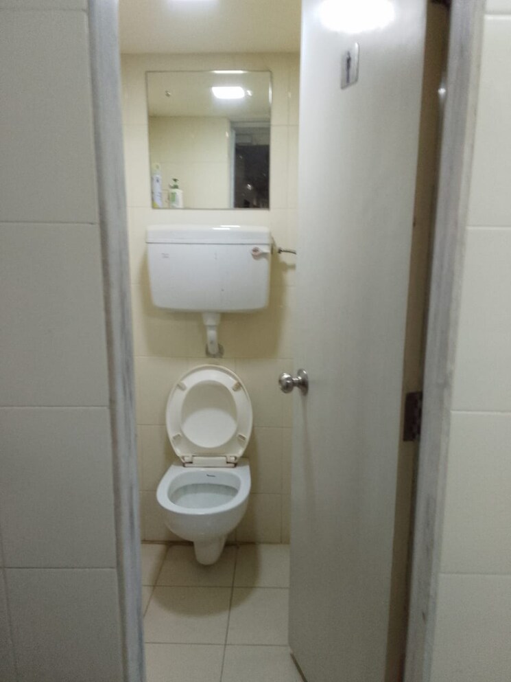 Bathroom, colaba-court Commercial Office Space 1500 Sq.Ft. In Colaba Mumbai 9246396