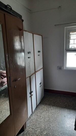 Bedroom in 2 BHK Apartment at Karve Nagar – for Rent