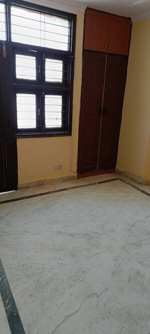 Room in 2 BHK Builder Floor at Saket – for Rent