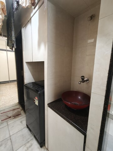 Bathroom in 2 BHK Apartment at Eden Woods complex, Manpada – for Sale