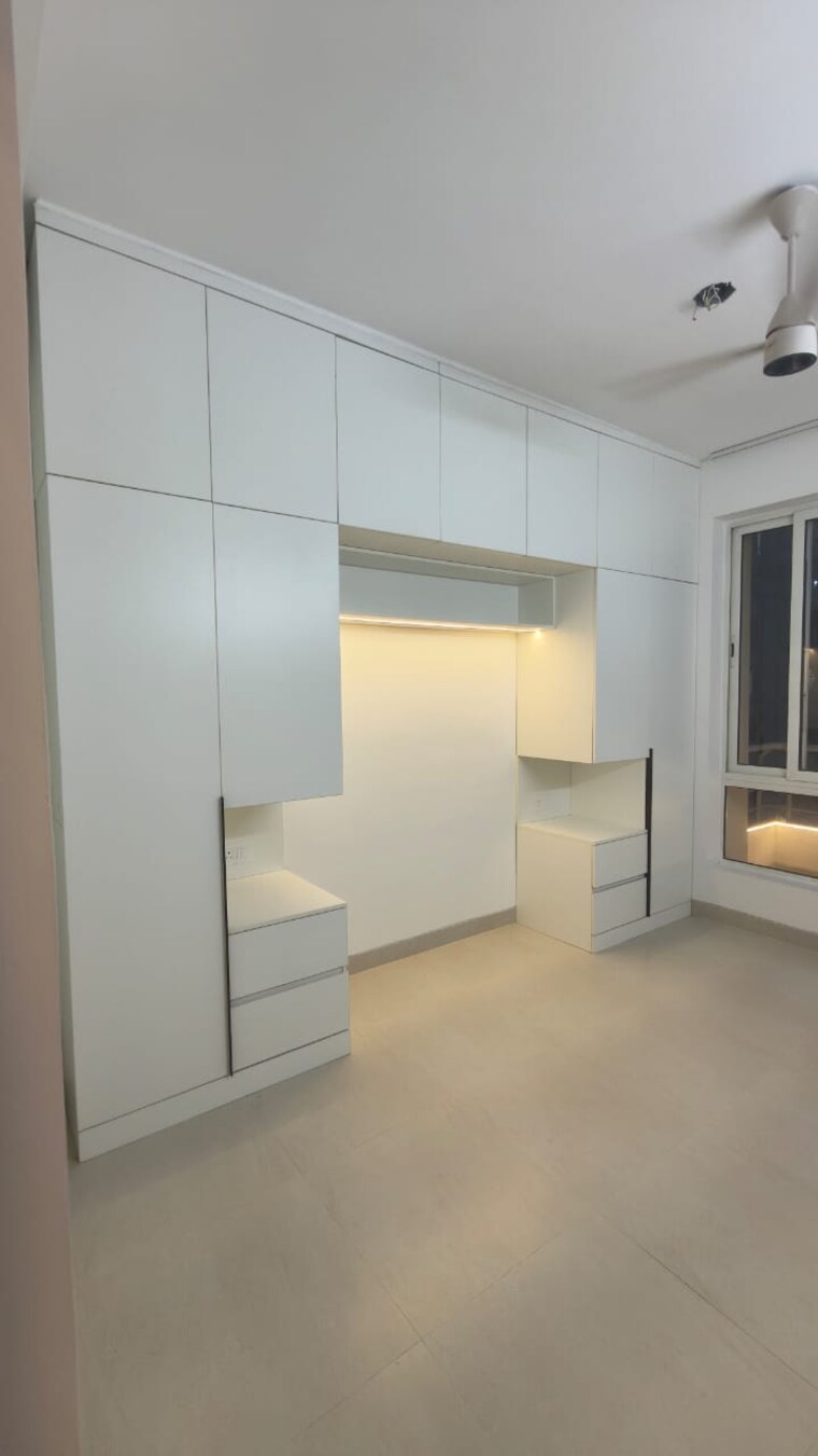 Room, indiabulls-centrum-park 4 Bedroom 2875 Sq.Ft. Apartment In Sector 103 Gurgaon 9246412