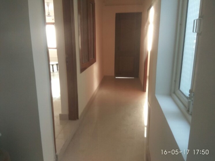 Living Room, green park extension 3 Bedroom 311 Sq.Yd. Builder Floor In Green Park Extension Delhi 9246430