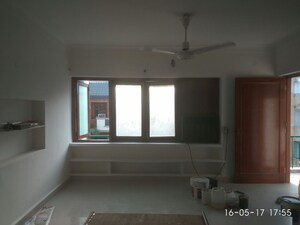 Living Room in 3 BHK Builder Floor at Green Park Extension – for Rent