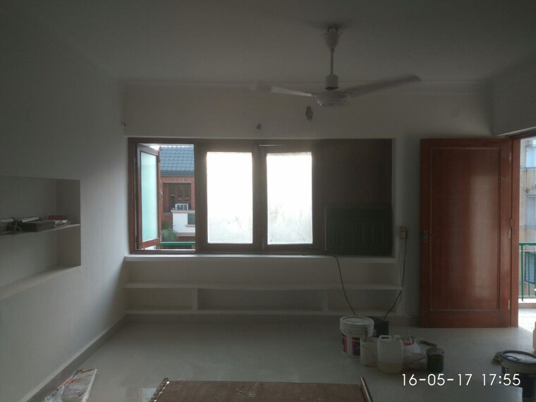 Living Room, green park extension 3 Bedroom 311 Sq.Yd. Builder Floor In Green Park Extension Delhi 9246430