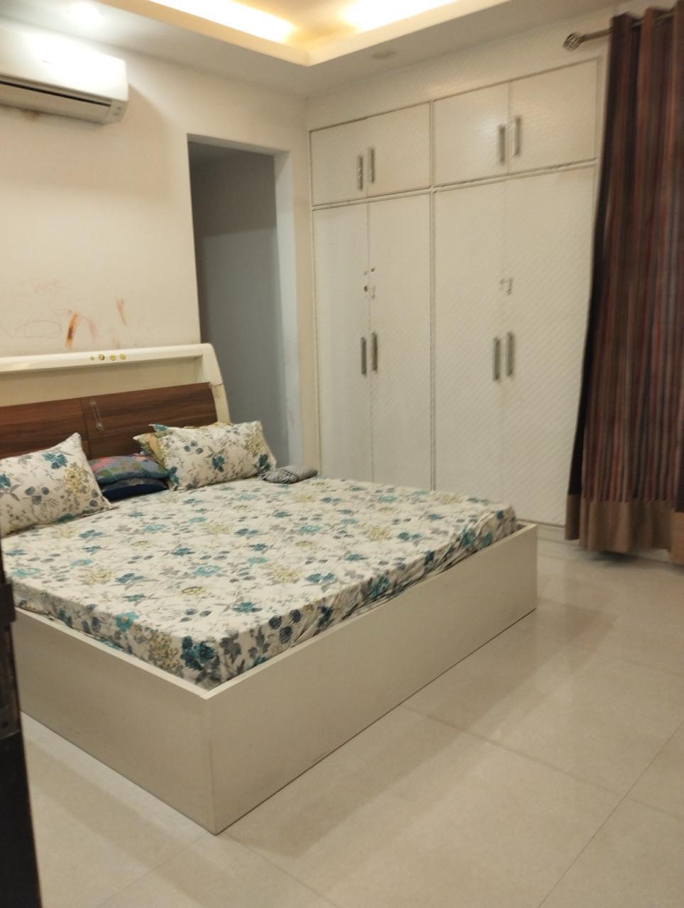 2 BHK + Pooja Room 300 Sq.Ft. Builder Floor in Dlf Cyber City