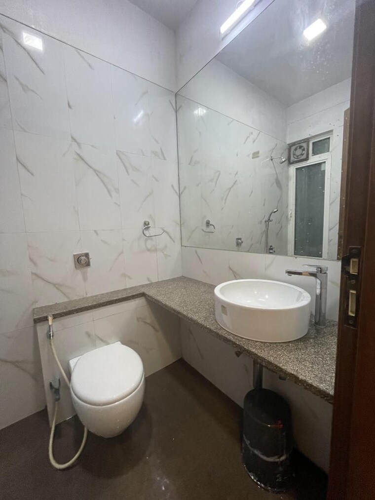 Bathroom, omkar-alta-monte 3 Bedroom 1500 Sq.Ft. Apartment In Malad East Mumbai 9246435