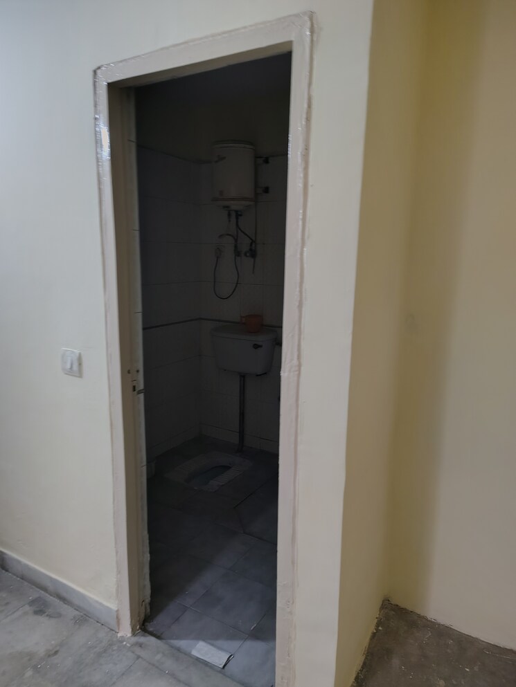 Bathroom, windsor-and-nova-society 2 Bedroom 1000 Sq.Ft. Apartment In Ahinsa Khand 2 Ghaziabad 9246457