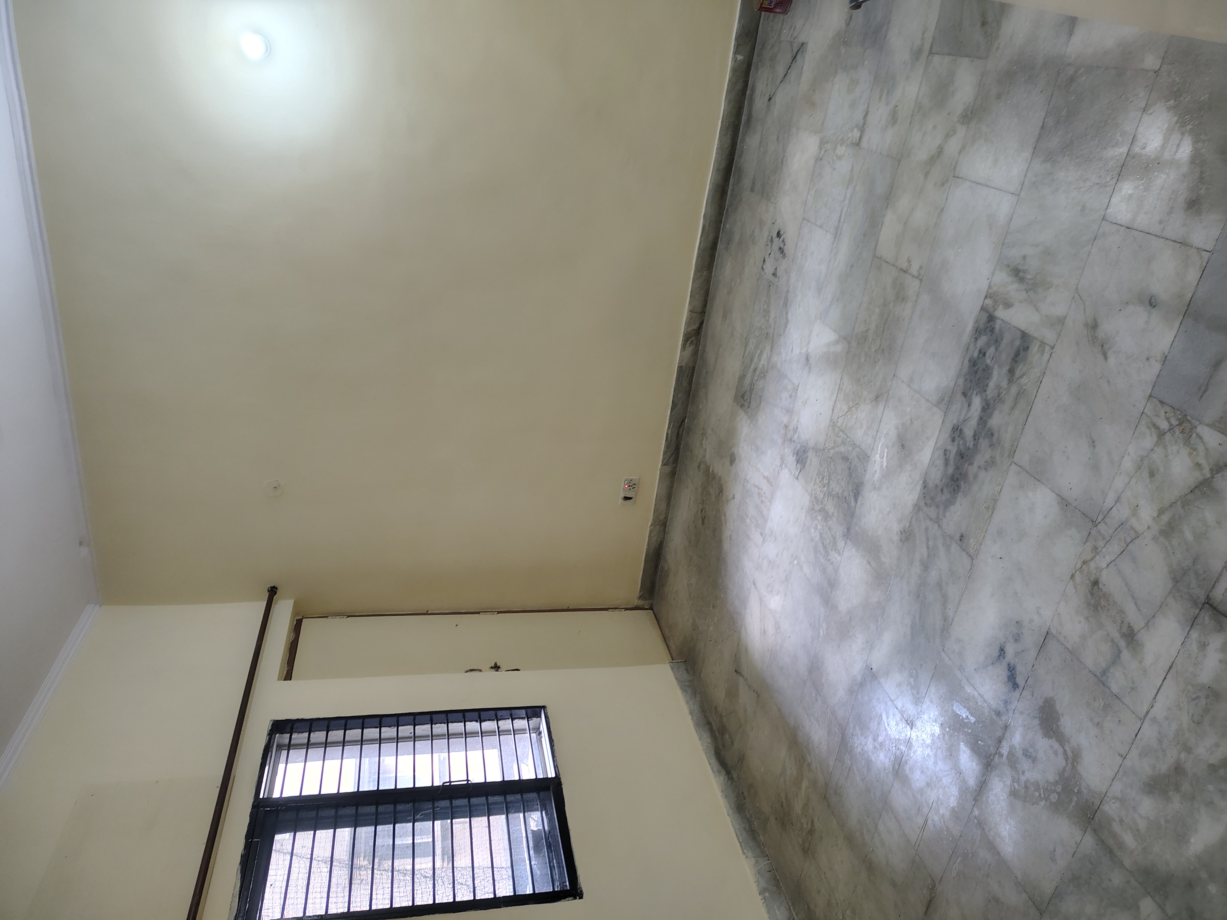 2 BHK 1000 Sq.Ft. Apartment in Windsor and Nova Society