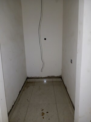 Furnished Amenities in 3 BHK Apartment at Ahmed Nagar – for Sale