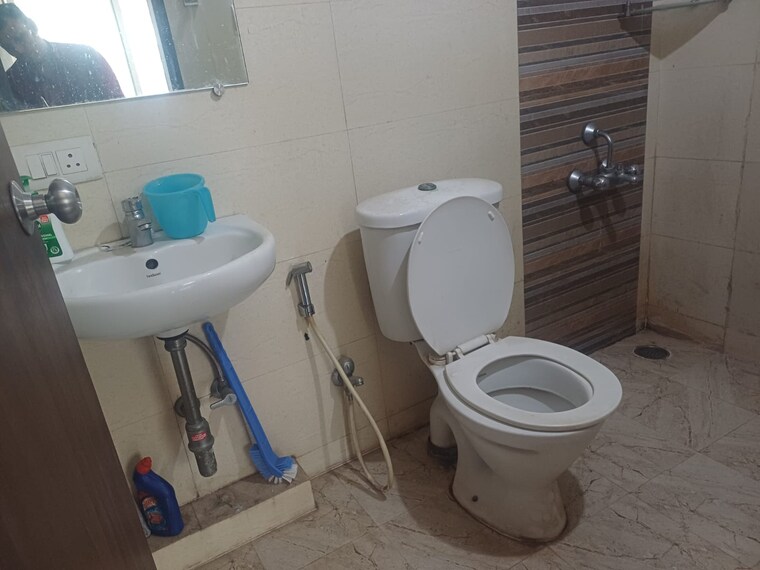 Bathroom, malviya nagar 1 Bedroom 358 Sq.Ft. Builder Floor In Malviya Nagar Delhi 9246469