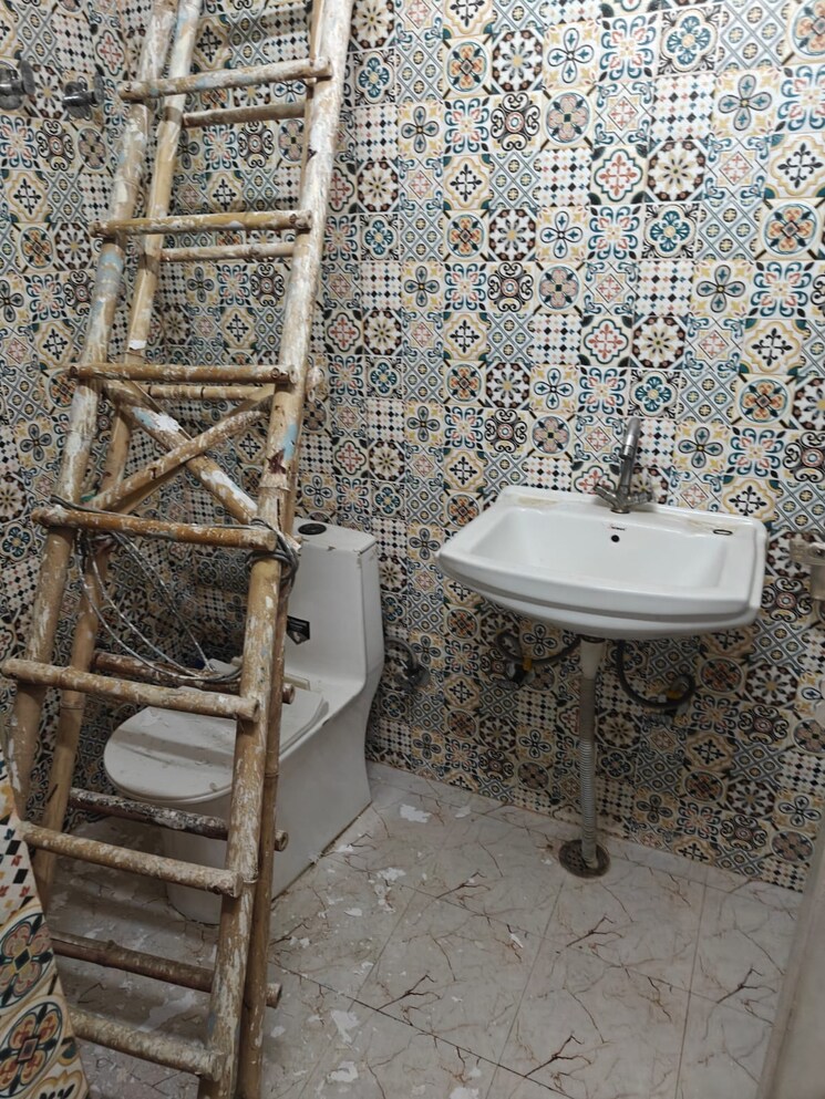 Bathroom, patparganj 2 Bedroom 910 Sq.Ft. Builder Floor In Patparganj Delhi 9246477