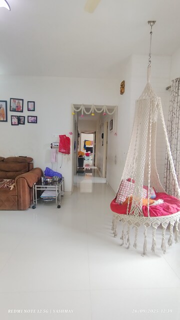 Living Room in 3 BHK Apartment at Unique Poonam Estate Cluster 2, Mira Road – for Sale