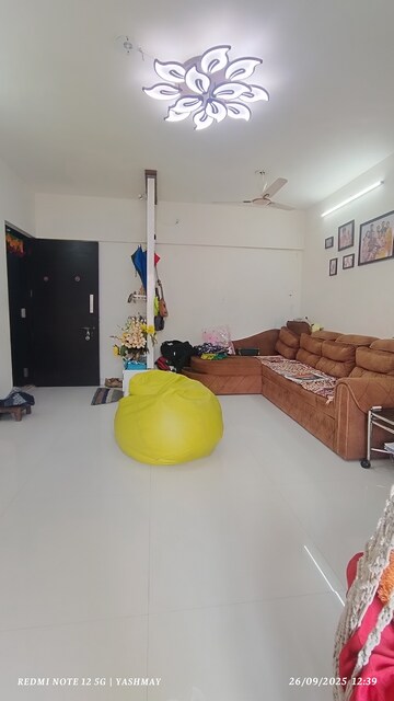 Living Room in 3 BHK Apartment at Unique Poonam Estate Cluster 2, Mira Road – for Sale