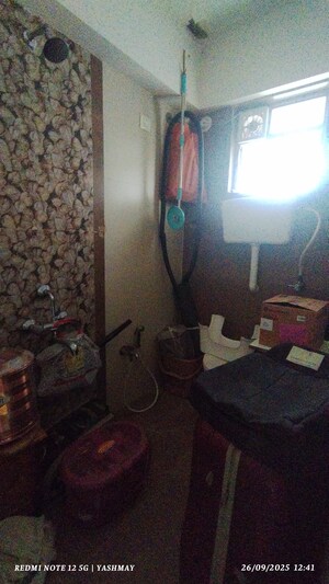 Washroom in 3 BHK Apartment at Unique Poonam Estate Cluster 2, Mira Road – for Sale