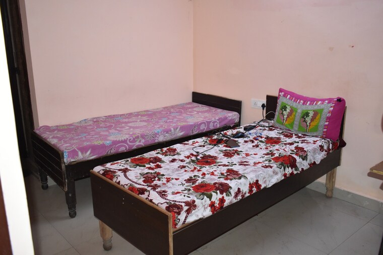 Terrace, sector 135 Pg For Boys & Girls In Sector 135 9246501