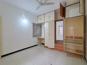 Room in 2 BHK Apartment at Aishwarya Eastwoods, Hsr Layout – for Rent