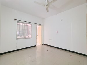 Room in 2 BHK Apartment at Aishwarya Eastwoods, Hsr Layout – for Rent