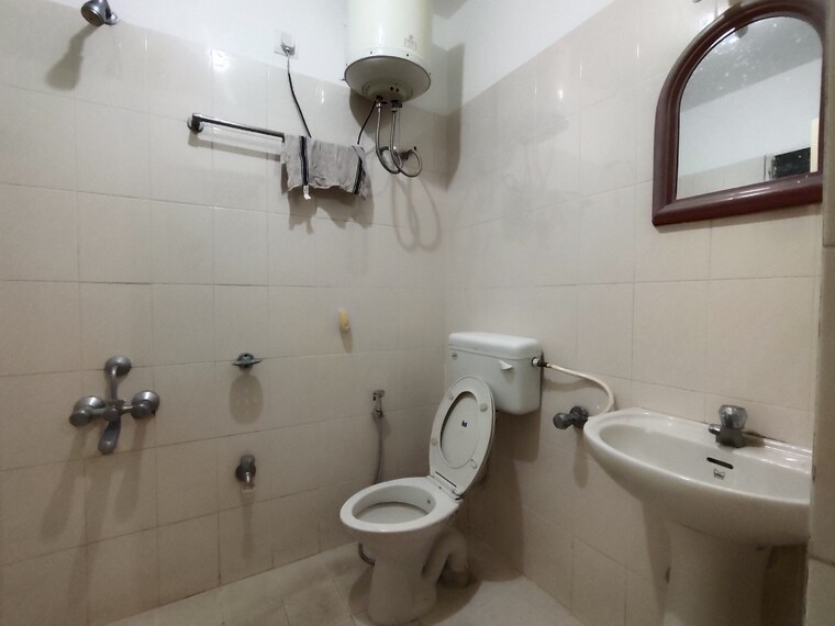 Bathroom, aishwarya-eastwoods 2 Bedroom 1196 Sq.Ft. Apartment In Hsr Layout Bangalore 9246566